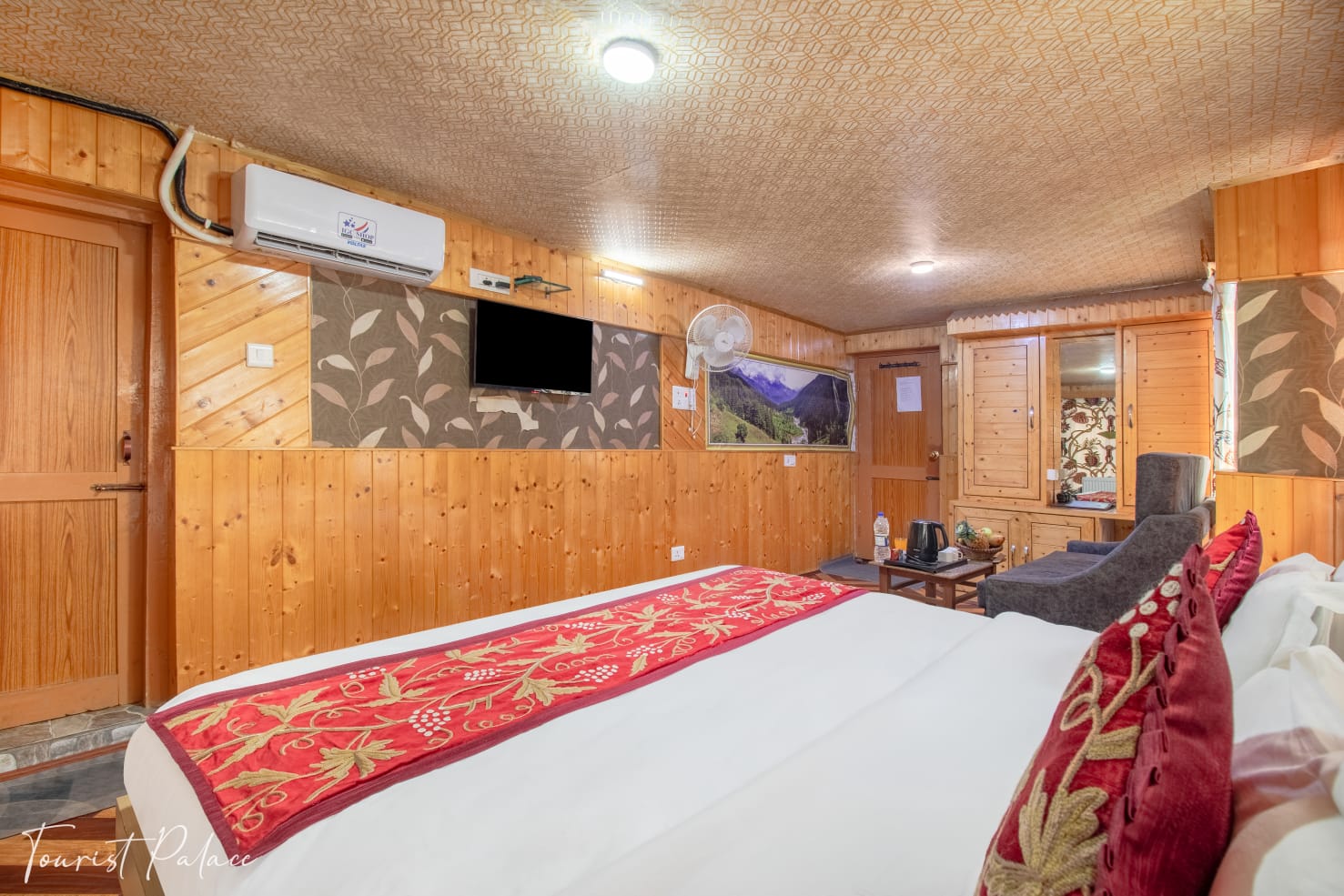Hotel Tourist Palace - 1